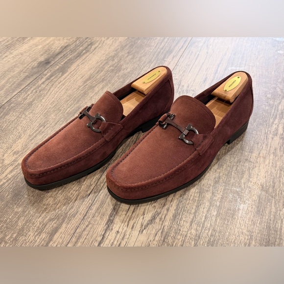 Like NEW Salvatore Ferragamo Men's Grandioso Suede Loafers - Burgundy Suade - Picture 5 of 7